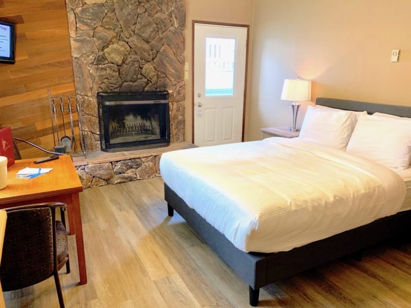Cabin Style Queen Hotel Room Sunwapta Falls Jasper